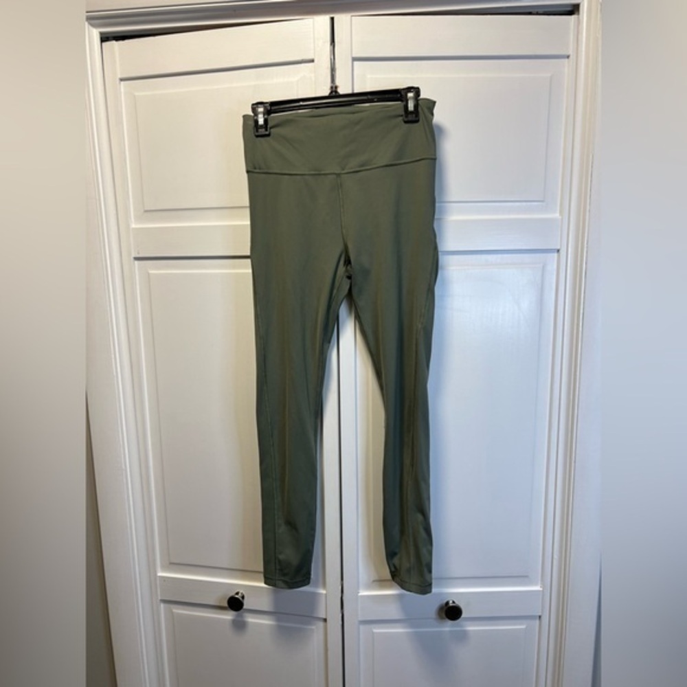 Athleta Ultimate Stash Pocket 7/8 Tight/Legging Size Women’s Small Tall